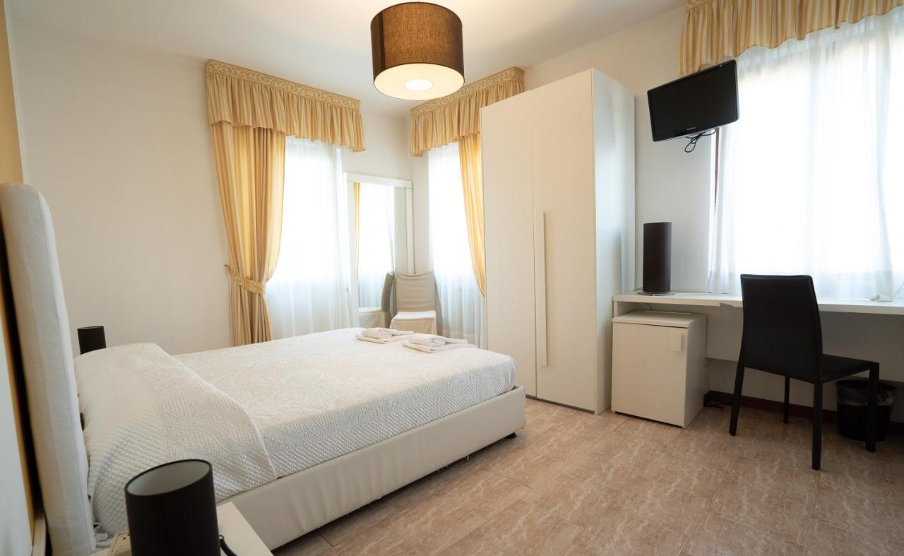 Hotel Sirena Lazise Buitenkant foto