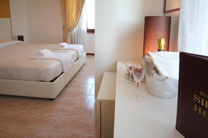 Hotel Sirena Lazise Buitenkant foto